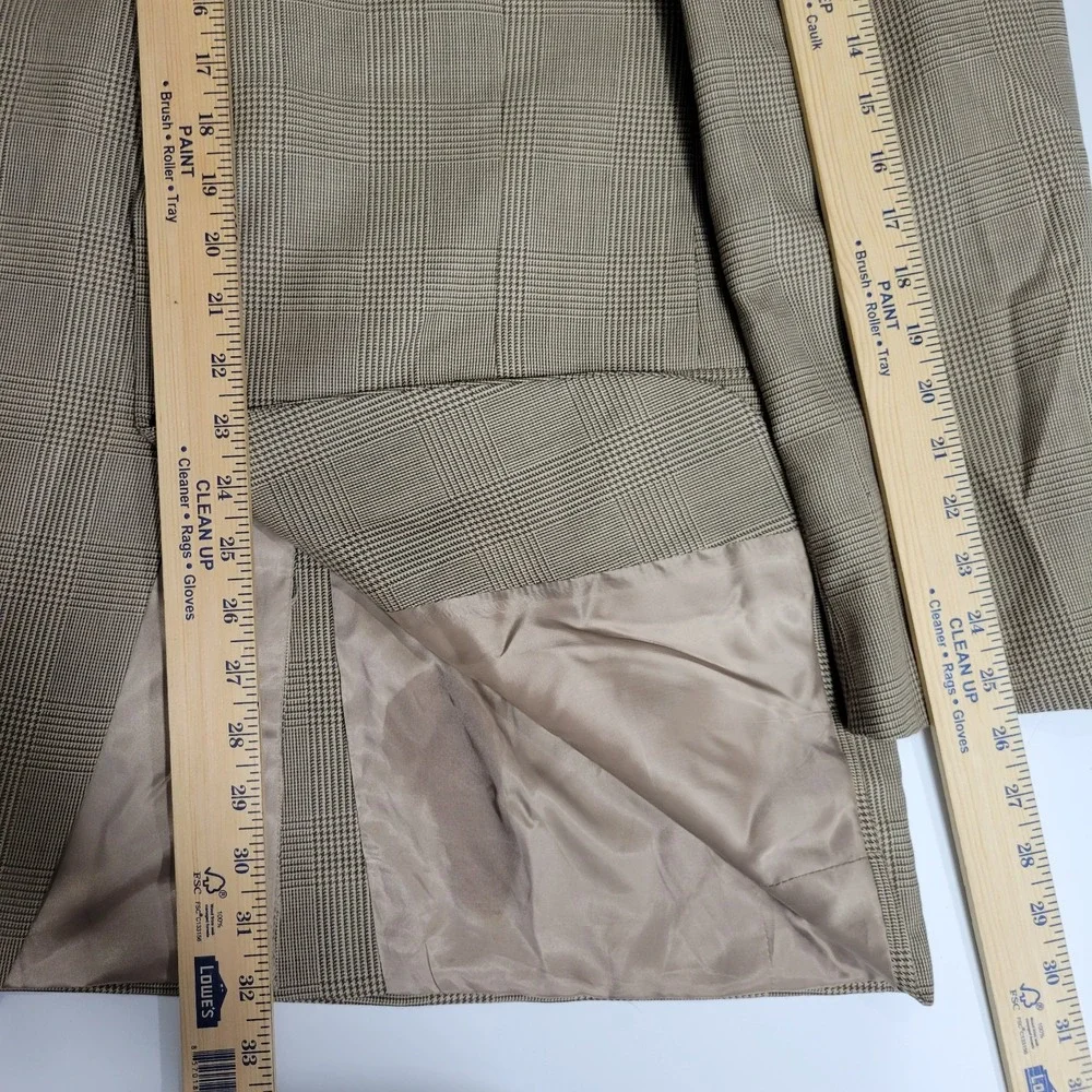 JOS A‎ BANK Men's Sport Coat Blazer Two Button Beige Plaid Wool Size 42L